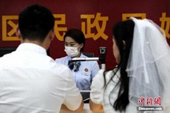 炒股配资中心 28省份明确：婚假延长，最长30天！